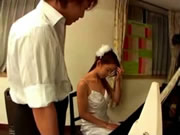 男鋼琴教師教 白雪彩 彈鋼琴口爆做愛中出