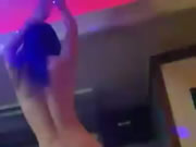 KTV包廂極品房公主全裸艷舞